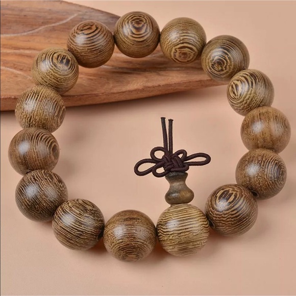 Large bead wood mala bracelet - Picture 5 of 8